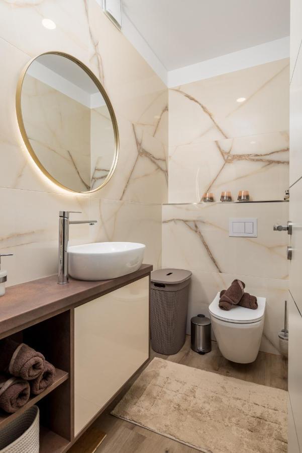 Apartment Top View With Balcony And Private Parking Рийека Екстериор снимка