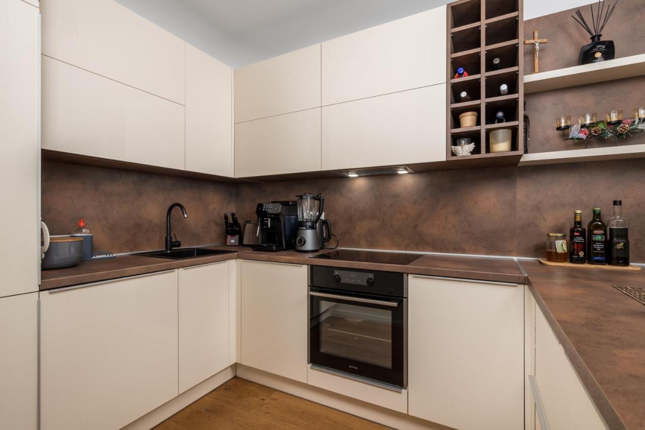 Apartment Top View With Balcony And Private Parking Рийека Екстериор снимка